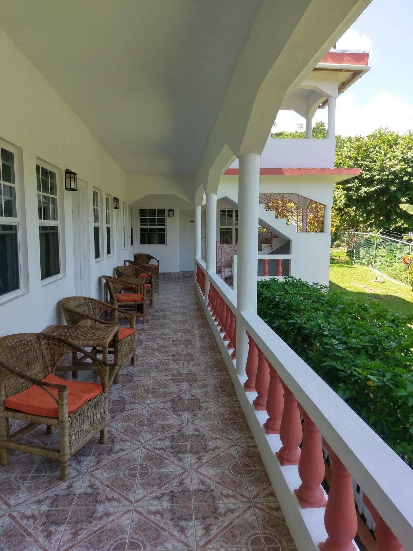 Polish Princess Guest House بورت أنطونيو المظهر الخارجي الصورة